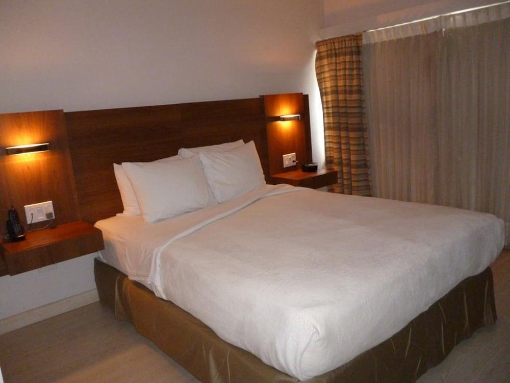 Hotel Tower House Suites Kota Panama Bagian luar foto