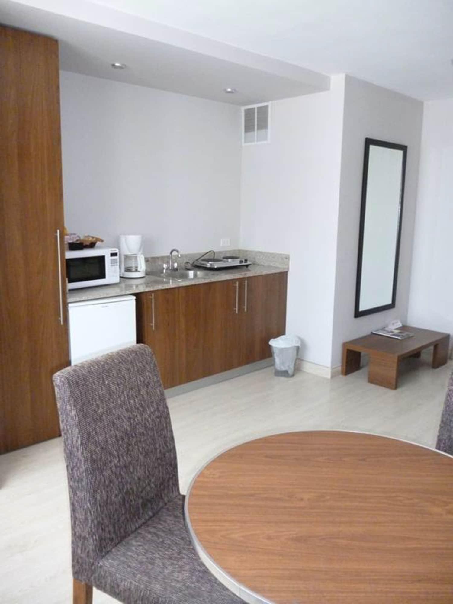 Hotel Tower House Suites Kota Panama Bagian luar foto