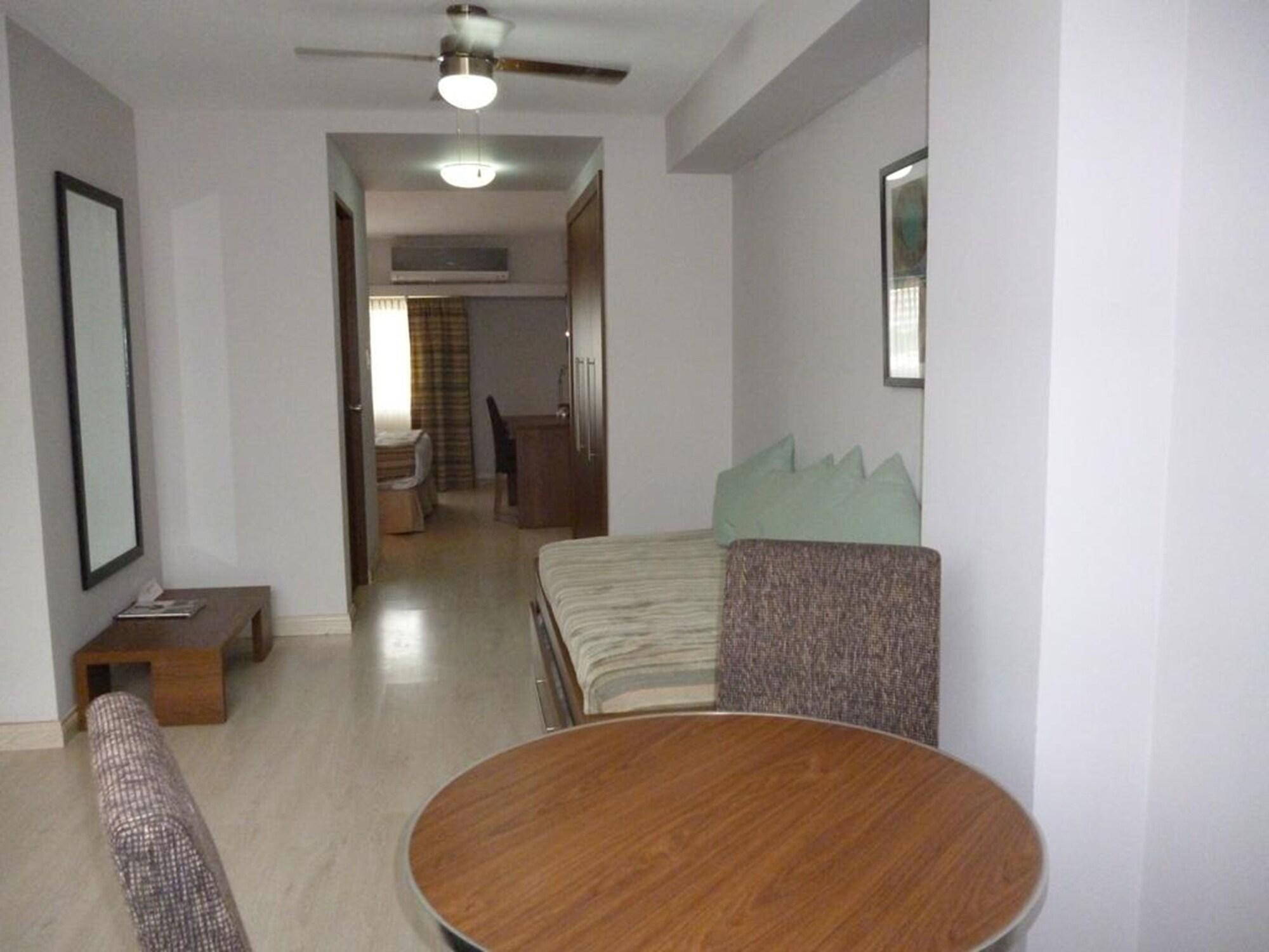 Hotel Tower House Suites Kota Panama Bagian luar foto