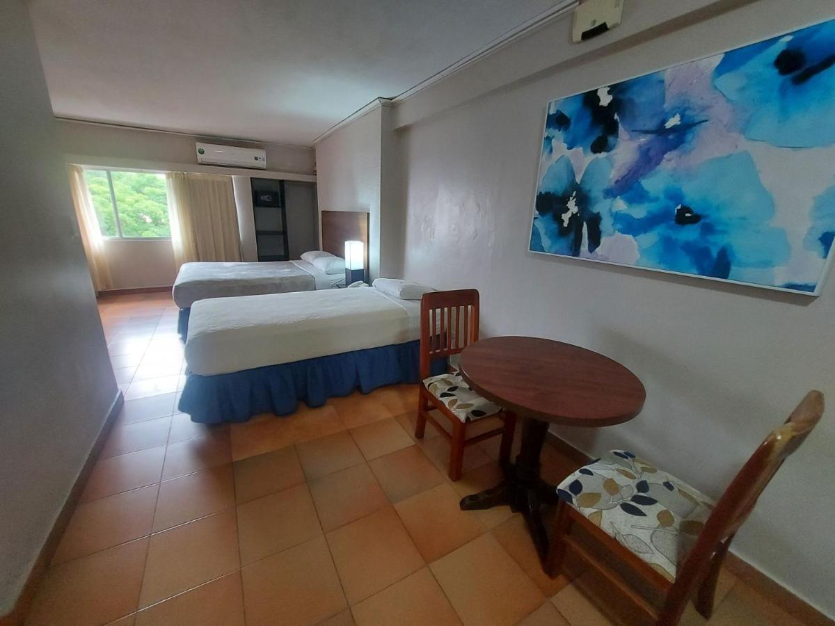 Hotel Tower House Suites Kota Panama Bagian luar foto