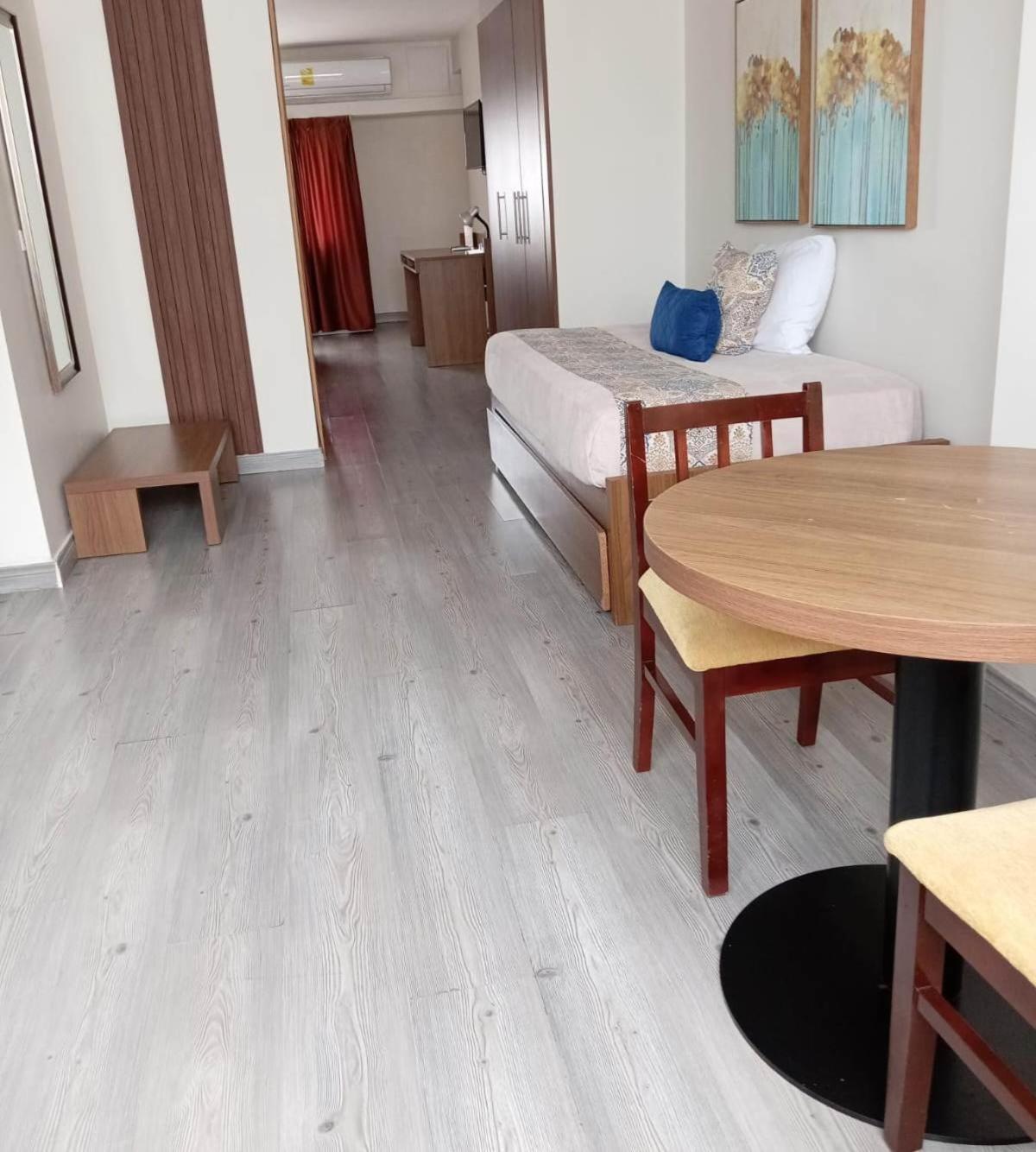 Hotel Tower House Suites Kota Panama Bagian luar foto