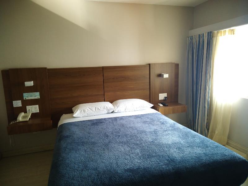 Hotel Tower House Suites Kota Panama Bagian luar foto